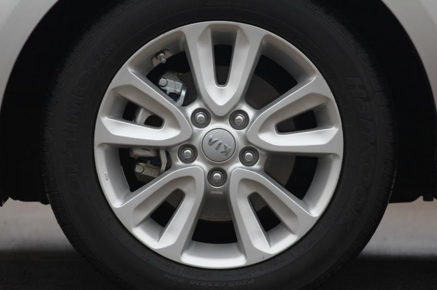  Kia Soul Base 1.6L Eco 2012 года  (фото 47 из 50)